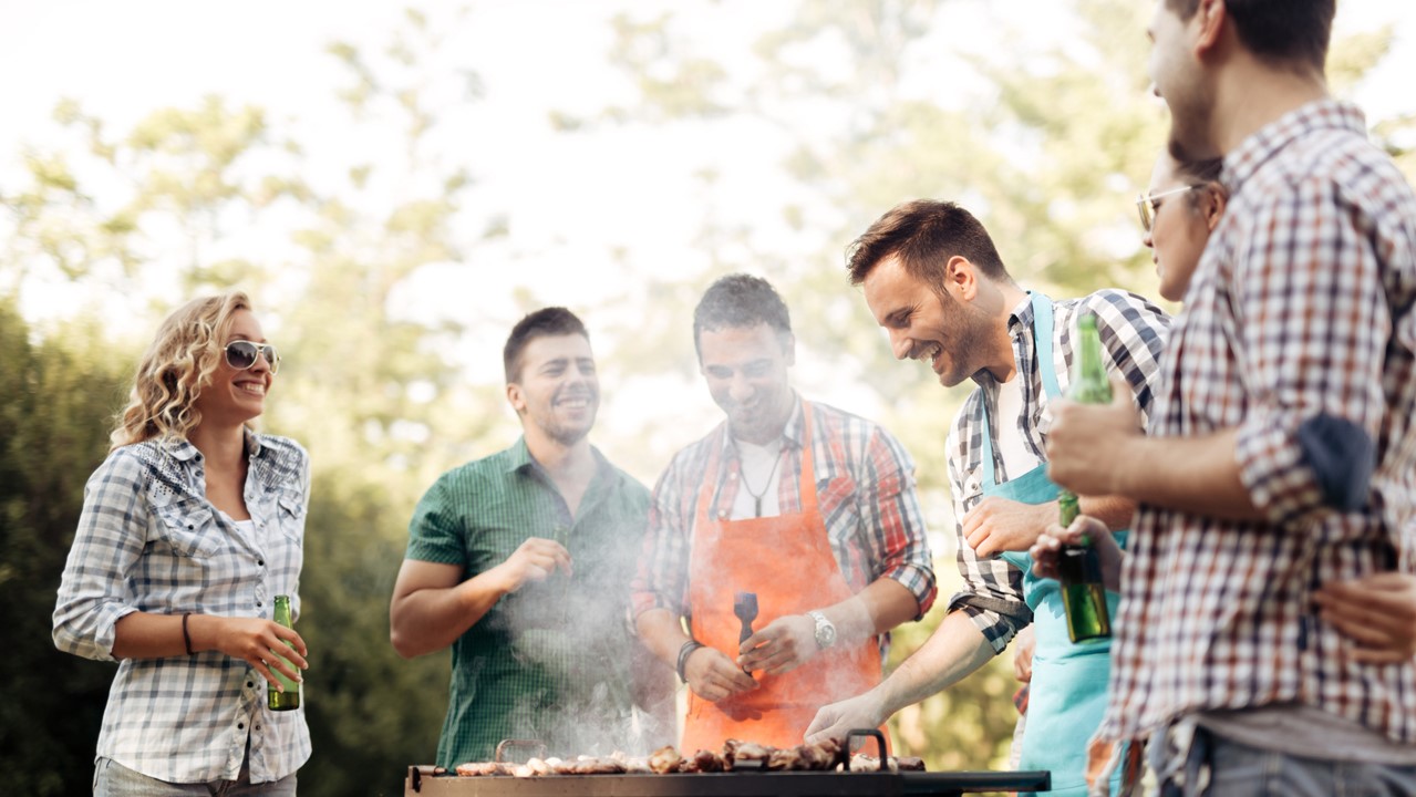 Barbecue famille amis cousinade gite le coulassou ardeche Barbecue famille amis cousinade gite le coulassou ardeche